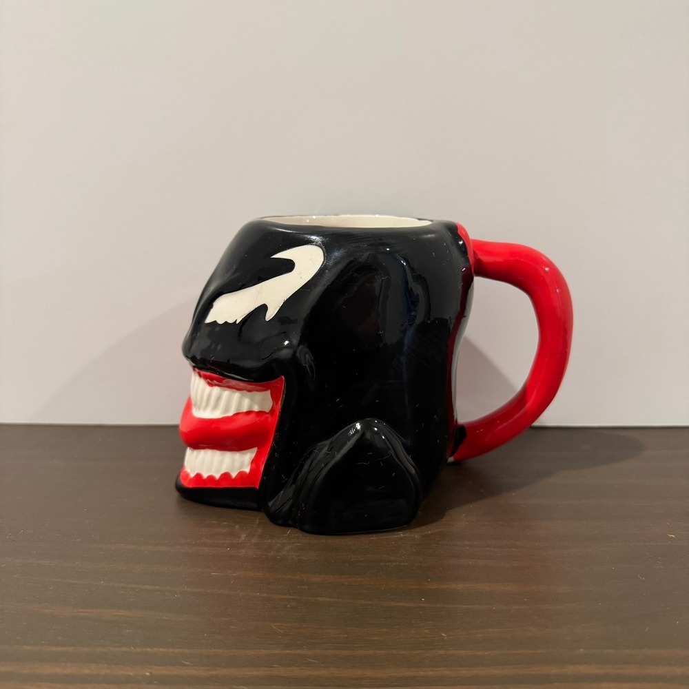 Marvel Venom 3D Molded Ceramic Coffee Mug 2015 Loot Crate Exclusive 16oz Black - Picture 2 of 6